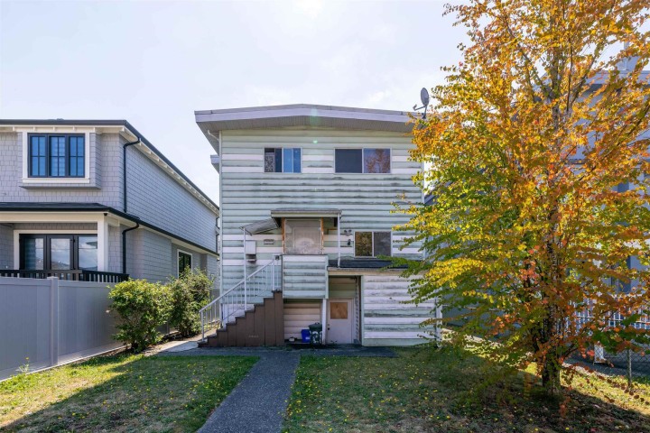 Photo 6 at 2205 Newport Avenue, Fraserview VE, Vancouver East