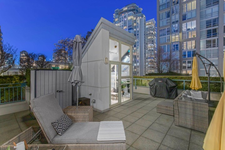 Photo 22 at 711 - 1288 Marinaside Crescent, Yaletown, Vancouver West