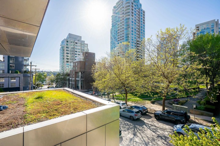 Photo 4 at 301 - 1480 Howe Street, Yaletown, Vancouver West