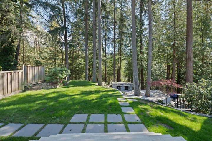 Photo 4 at 5714 Bluebell Drive, Eagle Harbour, West Vancouver