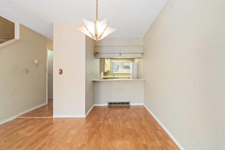 Photo 6 at 2 - 3150 E 58th Avenue, Champlain Heights, Vancouver East