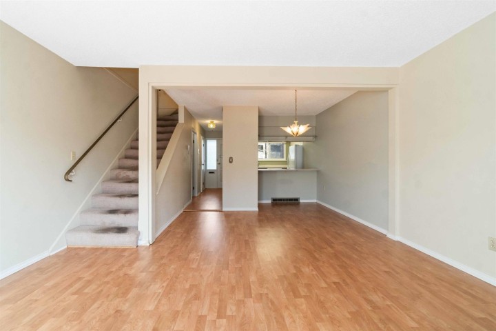 Photo 11 at 2 - 3150 E 58th Avenue, Champlain Heights, Vancouver East