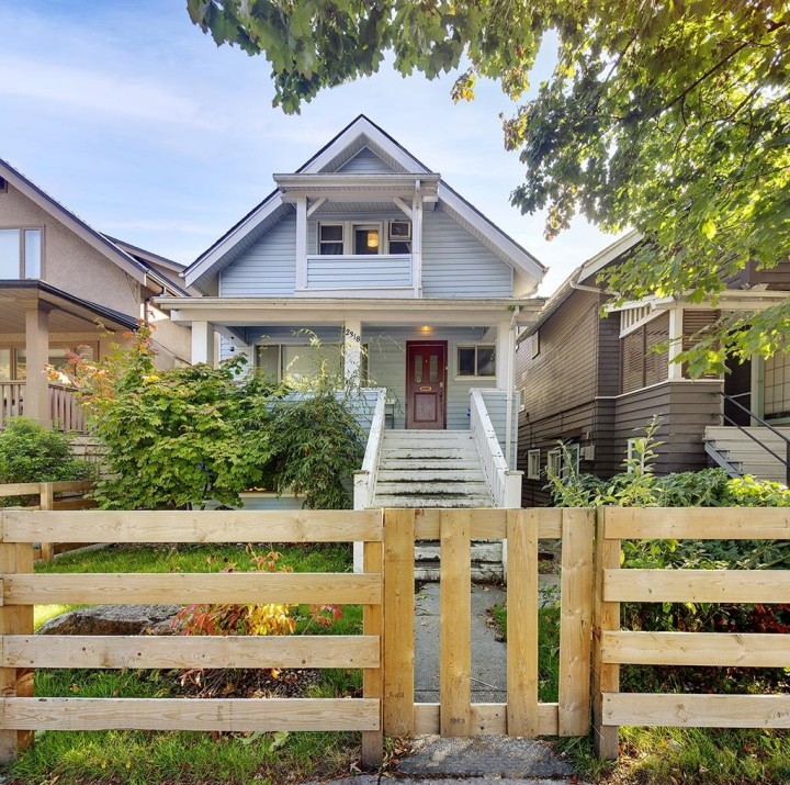 Photo 2 at 2318 Macdonald Street, Kitsilano, Vancouver West