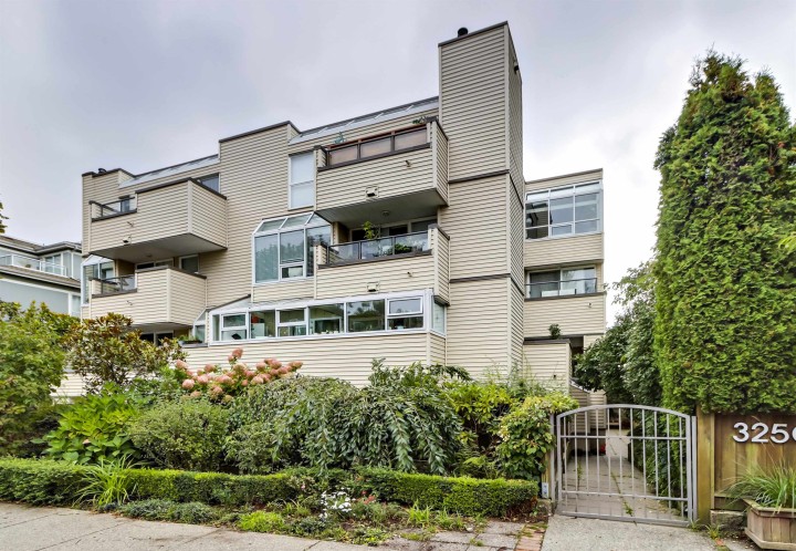 Photo 1 at 8 - 3250 W 4th Avenue, Kitsilano, Vancouver West