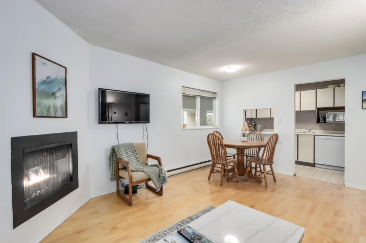 Photo 9 at 8 - 3250 W 4th Avenue, Kitsilano, Vancouver West