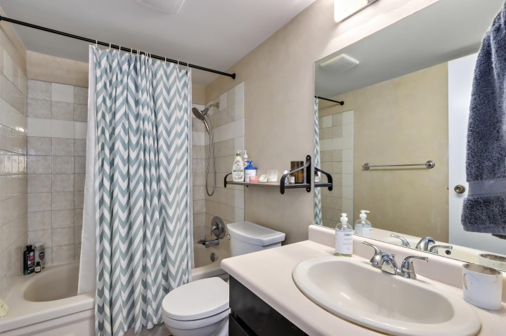 Photo 14 at 8 - 3250 W 4th Avenue, Kitsilano, Vancouver West