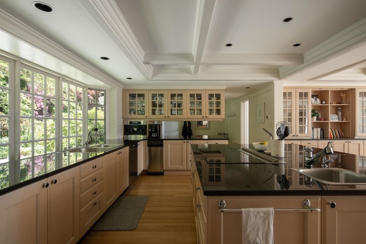 Photo 11 at 5240 Marine Drive, Caulfeild, West Vancouver