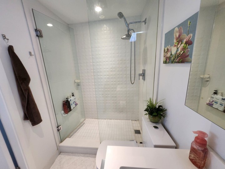 Photo 12 at 809 - 4638 Gladstone Street, Victoria VE, Vancouver East