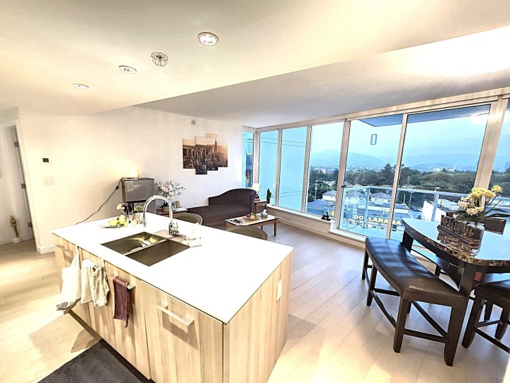 Photo 1 at 809 - 4638 Gladstone Street, Victoria VE, Vancouver East