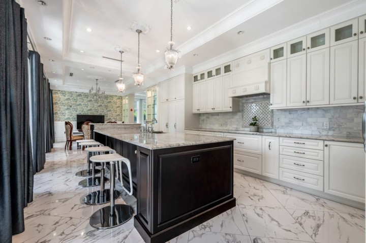 Photo 2 at 738 W 54th Avenue, South Cambie, Vancouver West