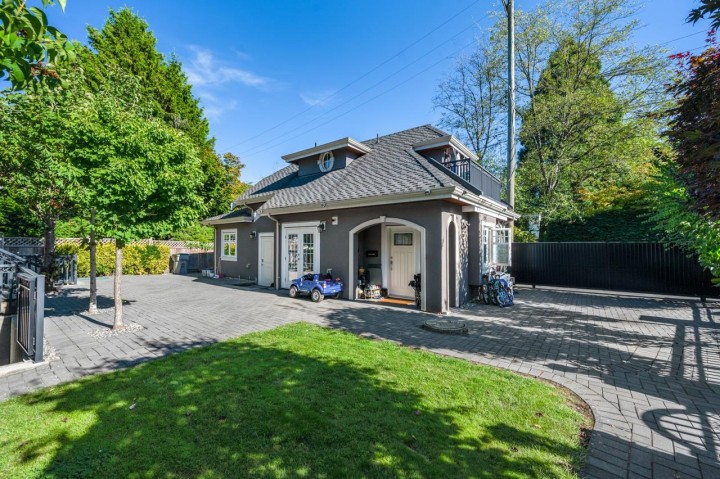 Photo 12 at 738 W 54th Avenue, South Cambie, Vancouver West