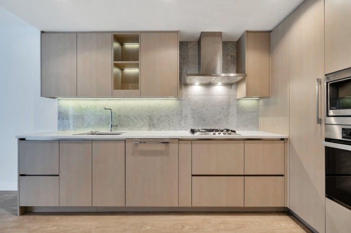 Photo 6 at 612 - 89 Nelson Street, Yaletown, Vancouver West