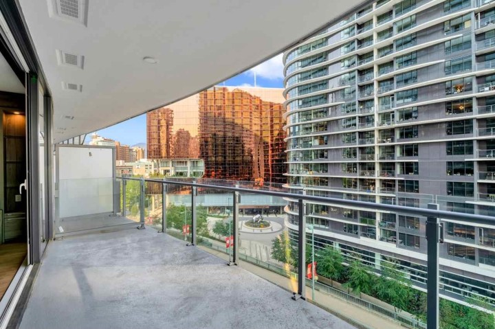 Photo 14 at 612 - 89 Nelson Street, Yaletown, Vancouver West