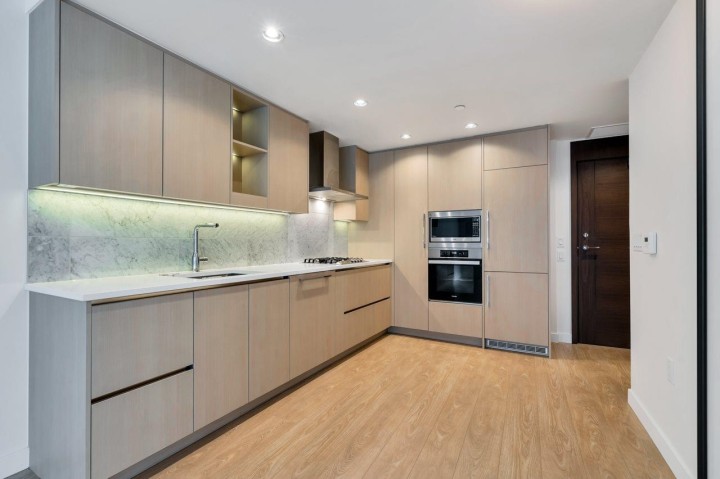 Photo 4 at 612 - 89 Nelson Street, Yaletown, Vancouver West