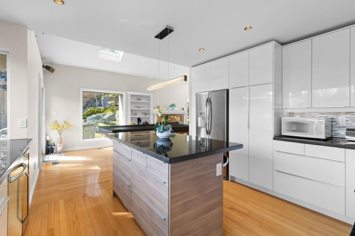 Photo 13 at 4635 Caulfeild Drive, Caulfeild, West Vancouver