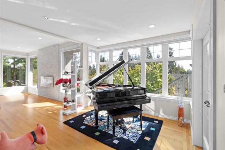 Photo 7 at 4635 Caulfeild Drive, Caulfeild, West Vancouver