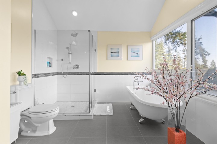 Photo 20 at 4635 Caulfeild Drive, Caulfeild, West Vancouver