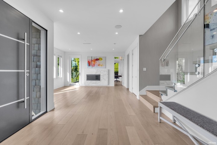 Photo 4 at 2205 Palmerston Avenue, Queens, West Vancouver