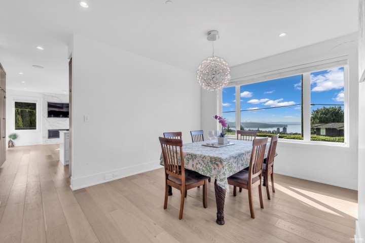 Photo 8 at 2205 Palmerston Avenue, Queens, West Vancouver