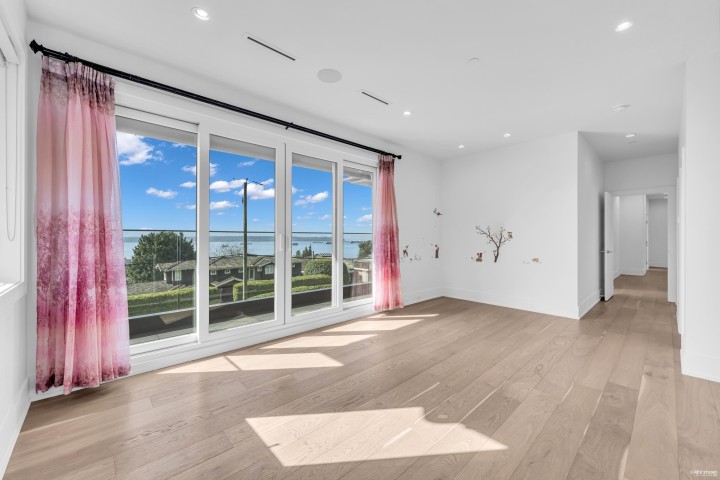 Photo 21 at 2205 Palmerston Avenue, Queens, West Vancouver