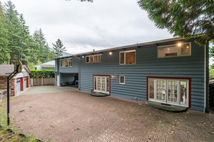 Photo 6 at 72 Bonnymuir Drive, Glenmore, West Vancouver