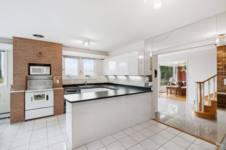 Photo 16 at 72 Bonnymuir Drive, Glenmore, West Vancouver