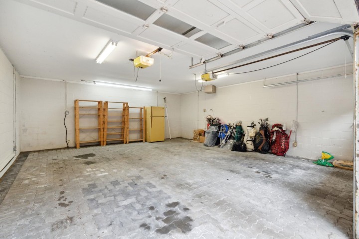 Photo 32 at 72 Bonnymuir Drive, Glenmore, West Vancouver