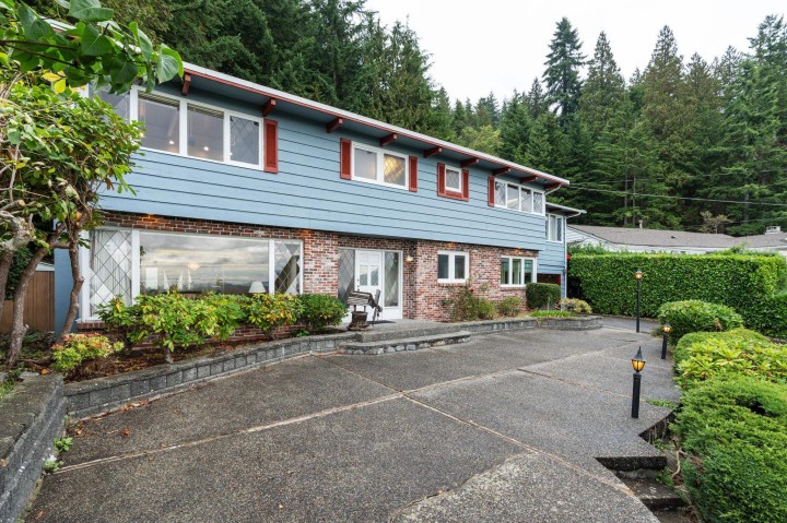 Photo 1 at 72 Bonnymuir Drive, Glenmore, West Vancouver