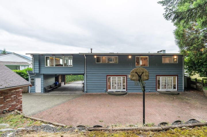 Photo 5 at 72 Bonnymuir Drive, Glenmore, West Vancouver