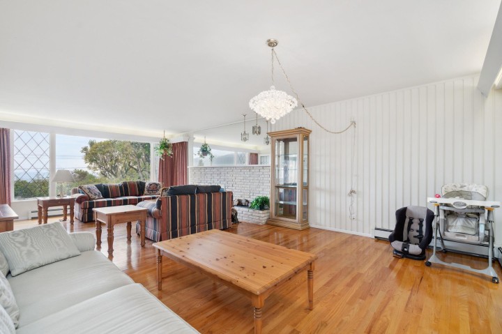 Photo 9 at 72 Bonnymuir Drive, Glenmore, West Vancouver