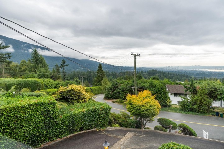 Photo 34 at 72 Bonnymuir Drive, Glenmore, West Vancouver