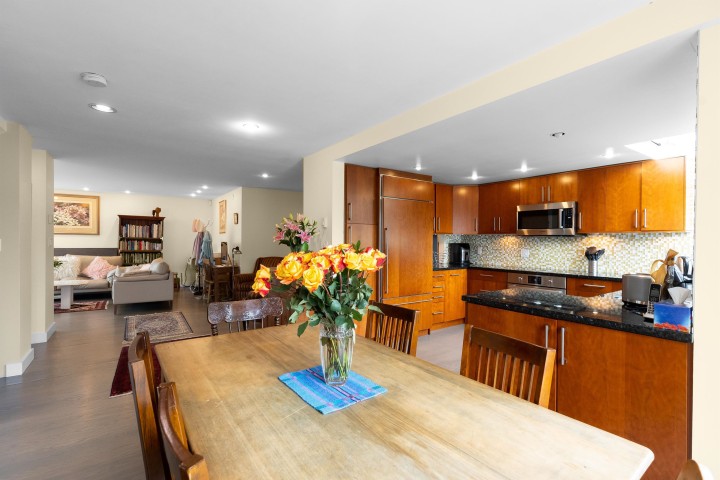 Photo 3 at 1596 Island Park Walk, False Creek, Vancouver West