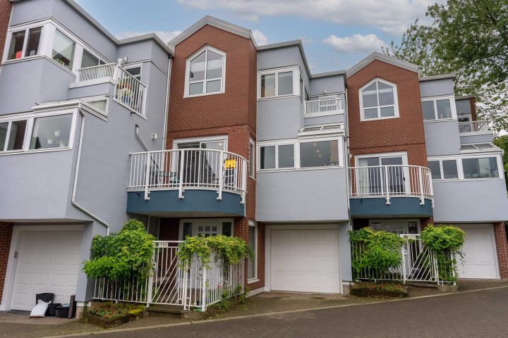 Photo 1 at 1596 Island Park Walk, False Creek, Vancouver West
