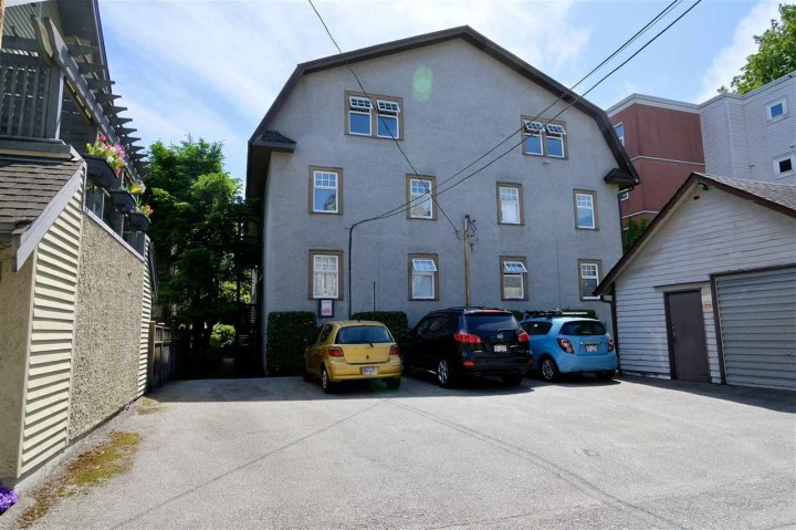 Photo 6 at 875 W 14th Avenue, Fairview VW, Vancouver West