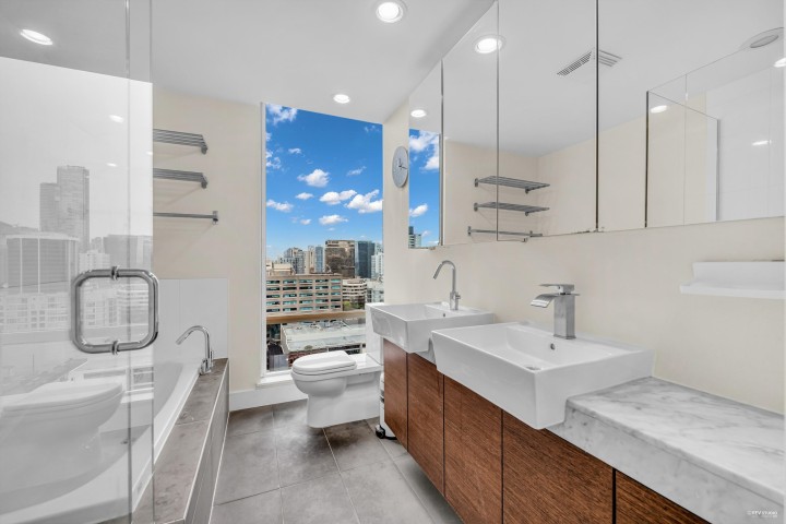 Photo 13 at 2002 - 565 Smithe Street, Downtown VW, Vancouver West