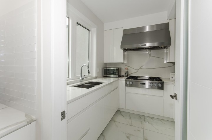 Photo 12 at 2010 Queens Avenue, Queens, West Vancouver