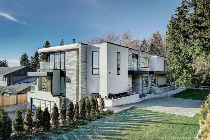 Photo 1 at 2010 Queens Avenue, Queens, West Vancouver