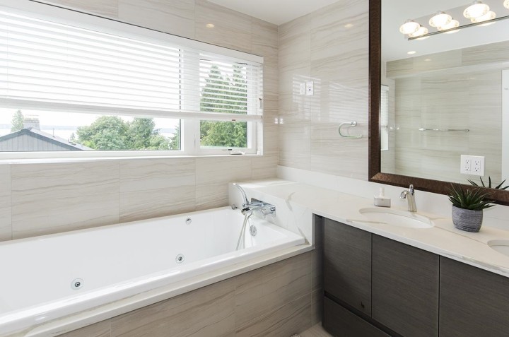 Photo 24 at 2010 Queens Avenue, Queens, West Vancouver