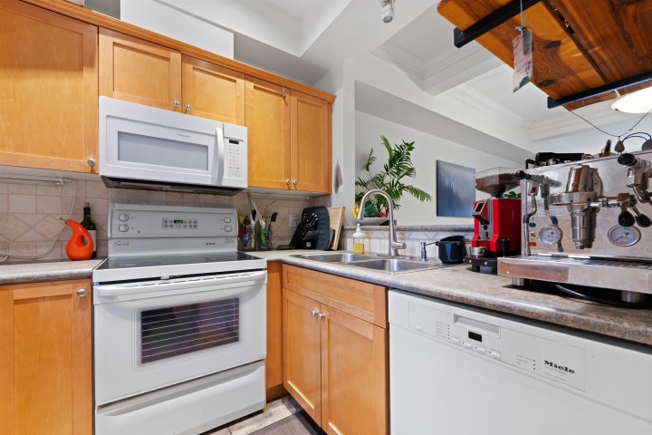 Photo 8 at 6 - 2688 Mountain Highway, Westlynn, North Vancouver