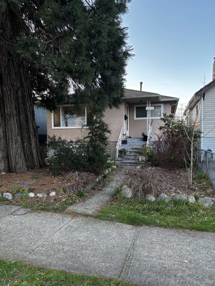 Photo 1 at 2955 E 29th Avenue, Renfrew Heights, Vancouver East