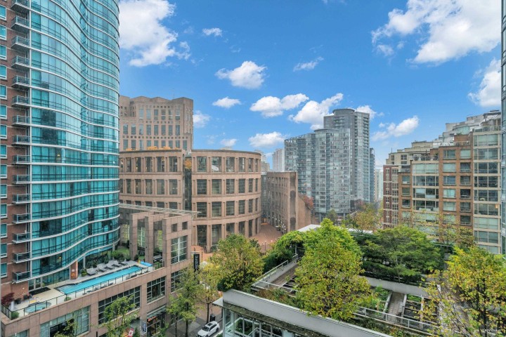 Photo 2 at 906 - 480 Robson Street, Downtown VW, Vancouver West