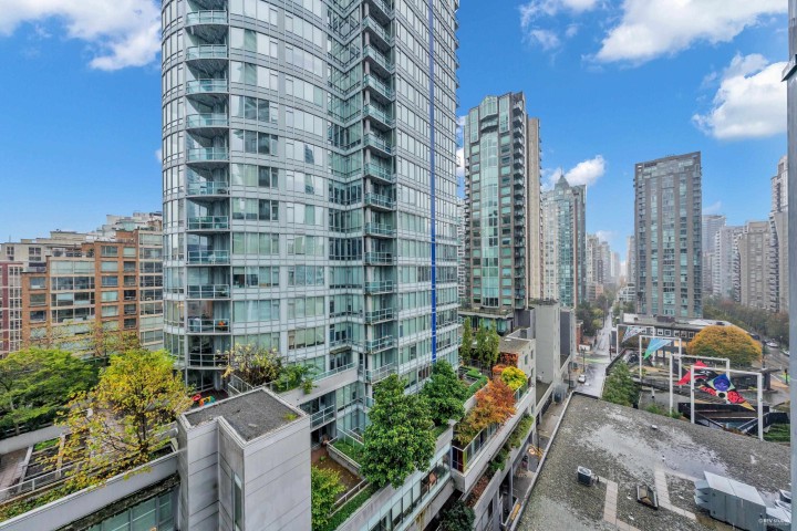 Photo 3 at 906 - 480 Robson Street, Downtown VW, Vancouver West