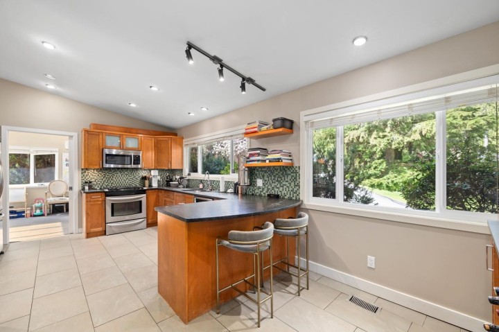 Photo 14 at 326 Moyne Drive, British Properties, West Vancouver