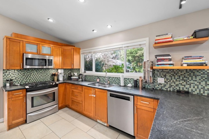 Photo 15 at 326 Moyne Drive, British Properties, West Vancouver