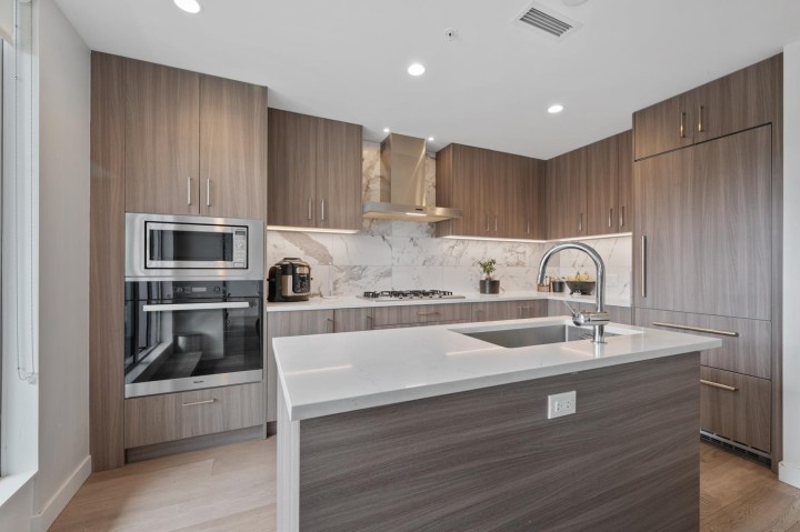 Photo 2 at 508 - 528 W King Edward Avenue, Cambie, Vancouver West