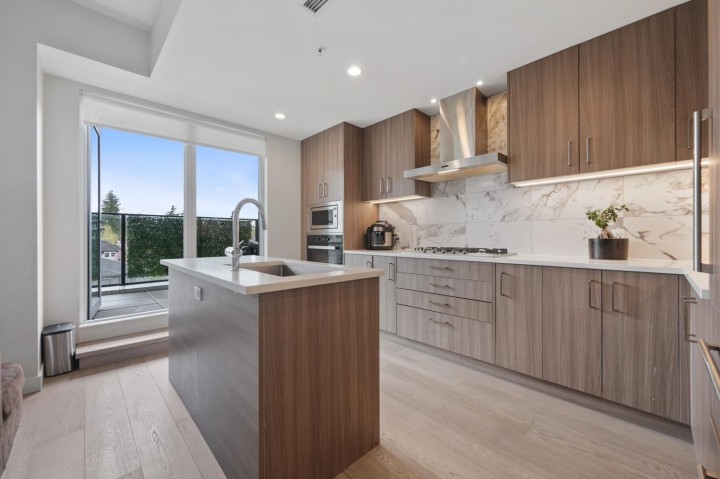 Photo 3 at 508 - 528 W King Edward Avenue, Cambie, Vancouver West