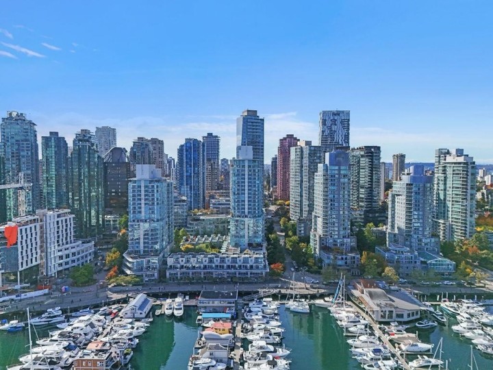 Photo 3 at 607 - 590 Nicola Street, Coal Harbour, Vancouver West