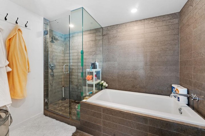 Photo 12 at 701 - 5782 Berton Avenue, University VW, Vancouver West