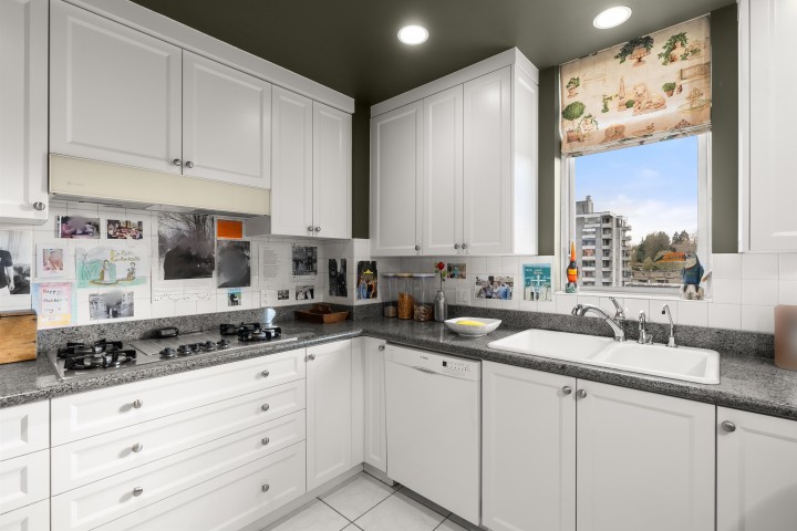 Photo 10 at 8 - 2838 Birch Street, Fairview VW, Vancouver West