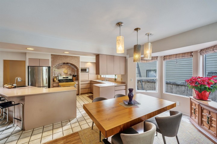 Photo 3 at 3424 Gaspe Place, Northlands, North Vancouver